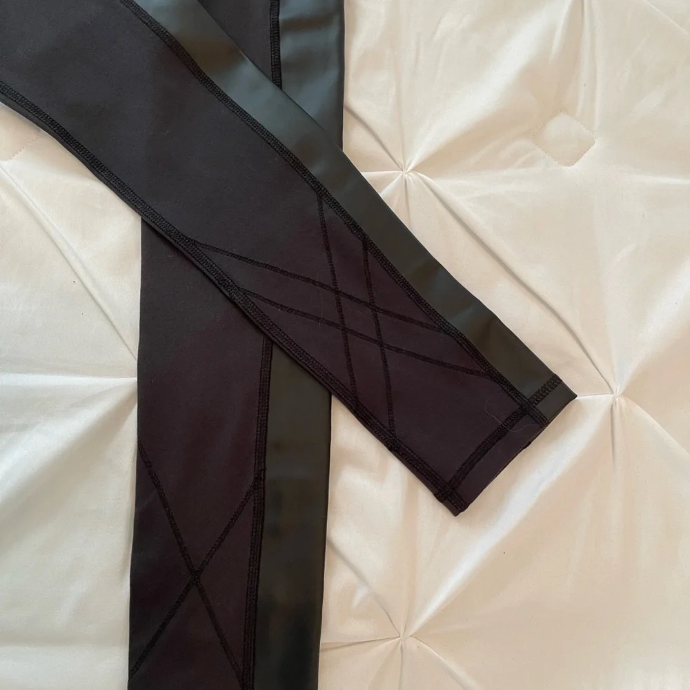 CHIC SPLENDID BLACK FAUX LEATHER LEGGING XS NWT! - Picture 9 of 12